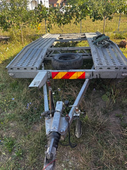 Vând platformă 2700kg