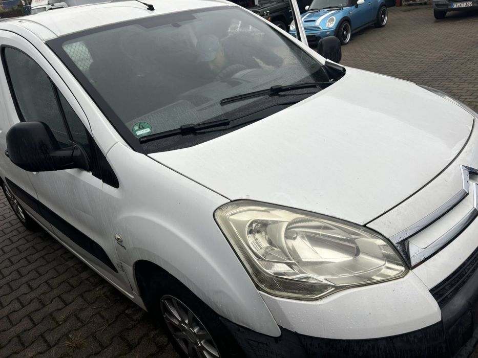 На части Citroen Berlingo 1.6hdi пикап мотор b8hsc 2009г