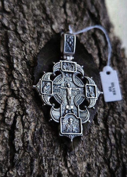 Сребърни кръстове и медальони