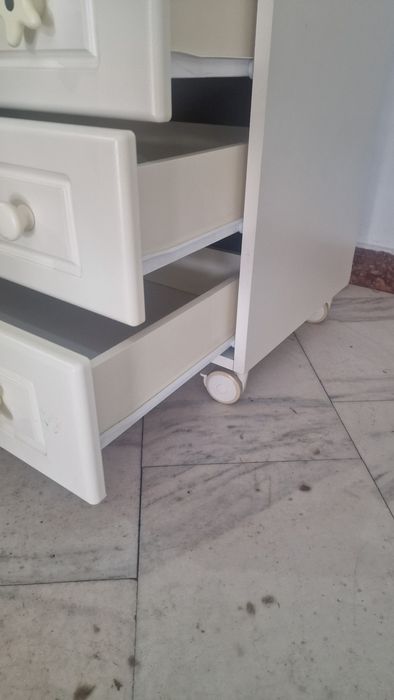 Set comodă si șifonier