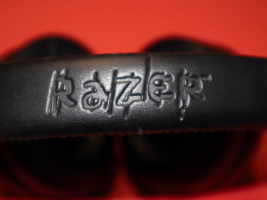 Razer Adaro Wireless слушалки, сменяеми възглавници, 15ч батерия