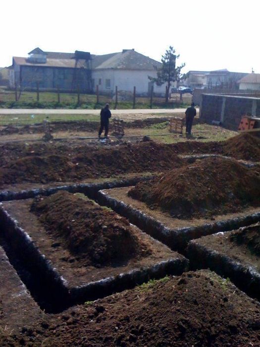 Buldo-excavator,bobcat,mini-excavator,camioneta,nivelari,demolari