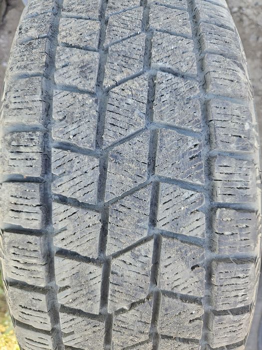 Продам шыны R 16