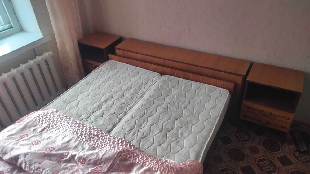 Кровать с тумбочками