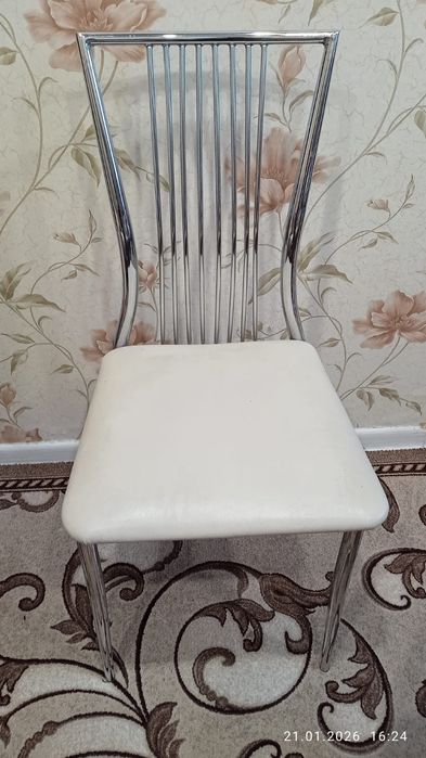 Продам стулья металлические