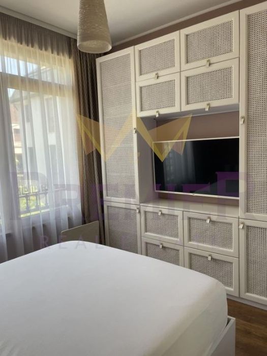 Дава се под наем Четиристаен апартамент в Варна, Център - 107 кв.м за 1350 € - Снимка #5