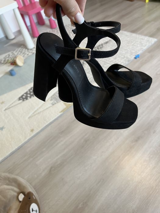 Sandale negre stradivarius