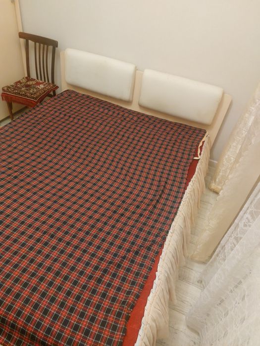 Кровать двуспальная.