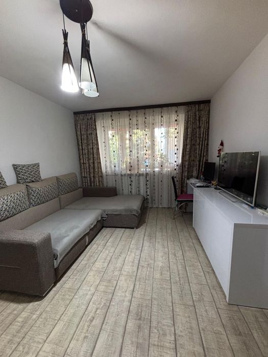 Vând apartament 2 camere, semidecomandat, parter, Stomatologie
