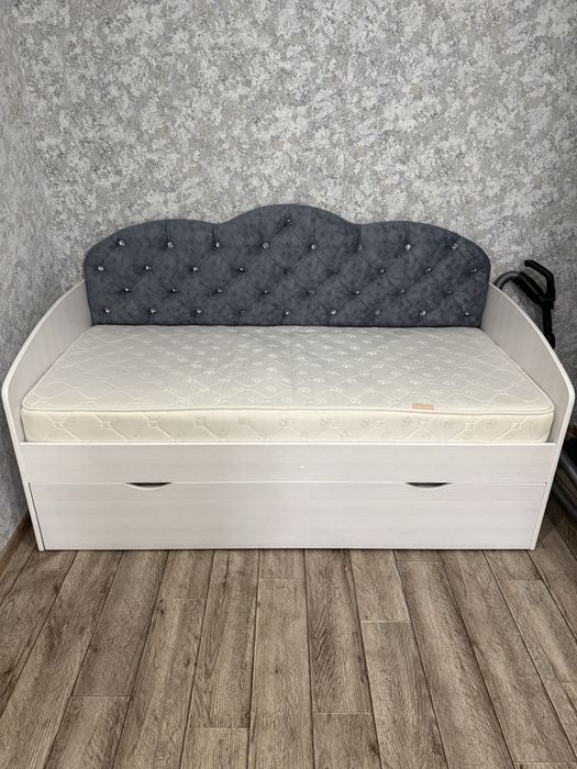 Продам кровать детскую, для двоих. В отличном состоянии