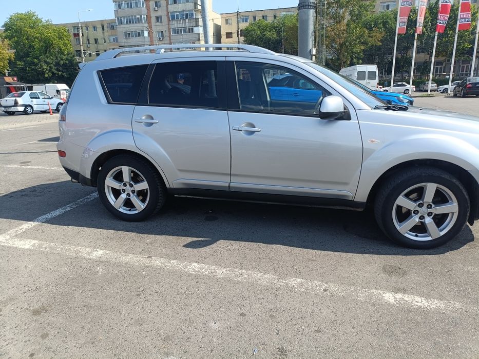 Mitsubishi outlander 2