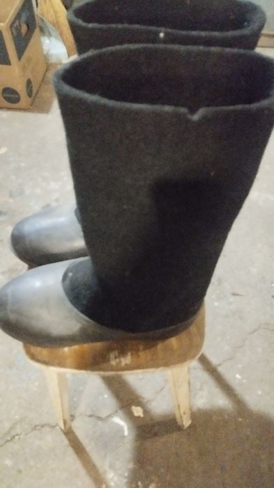 Продам валенки с калошами