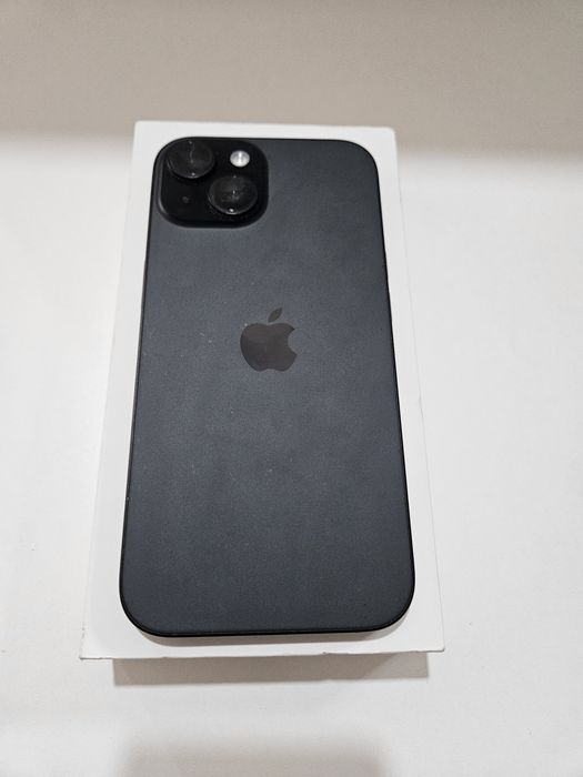 iPhone 15 negru 256GB la cutie