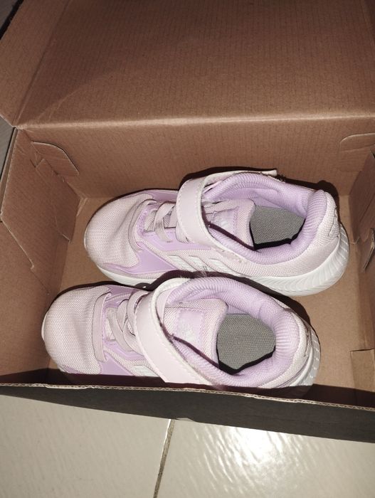 Детски маратонки -Adidas!