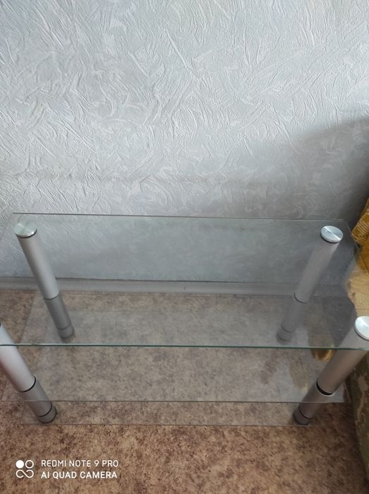 Продам стекланый тумба для ТВ