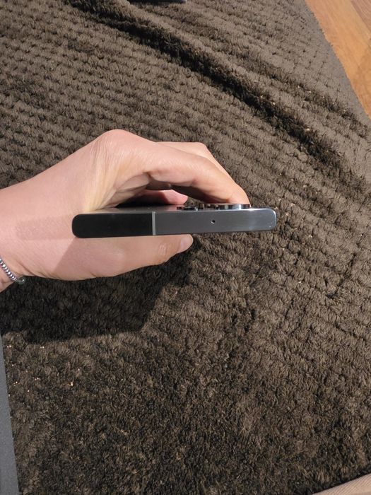 Продавам Samsung S23 Ultra