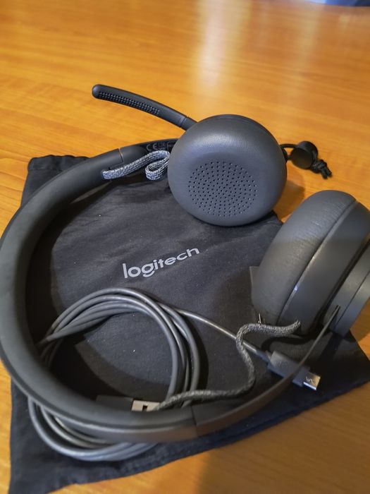 Casti LOGITECH Zone wi-fi Plus, cu bluetooth si microfon