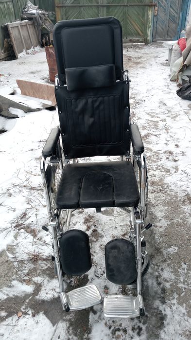 Продам коляску для пожилых людей