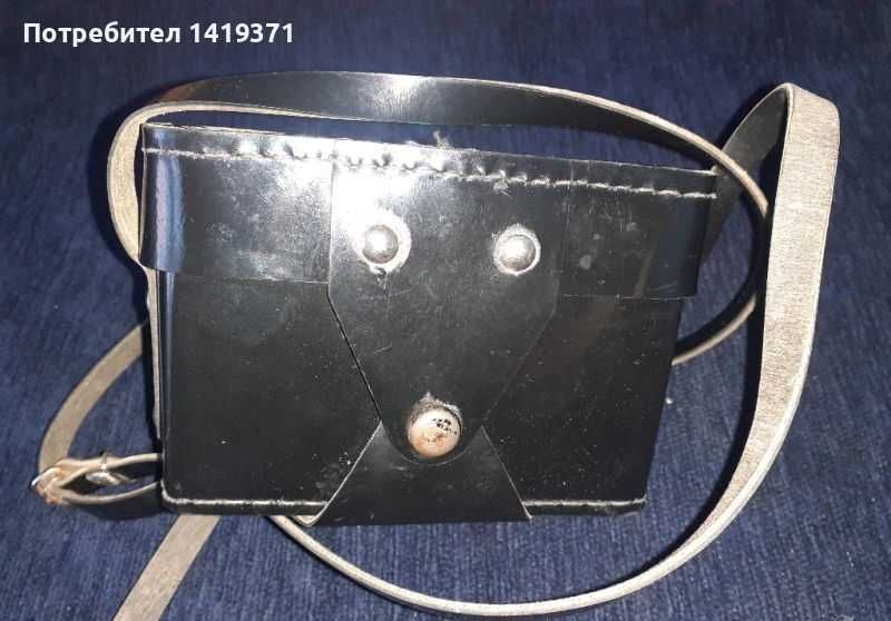 Черен калъф от естествена кожа за фотоапарат с презрамка Ломо / Lomo