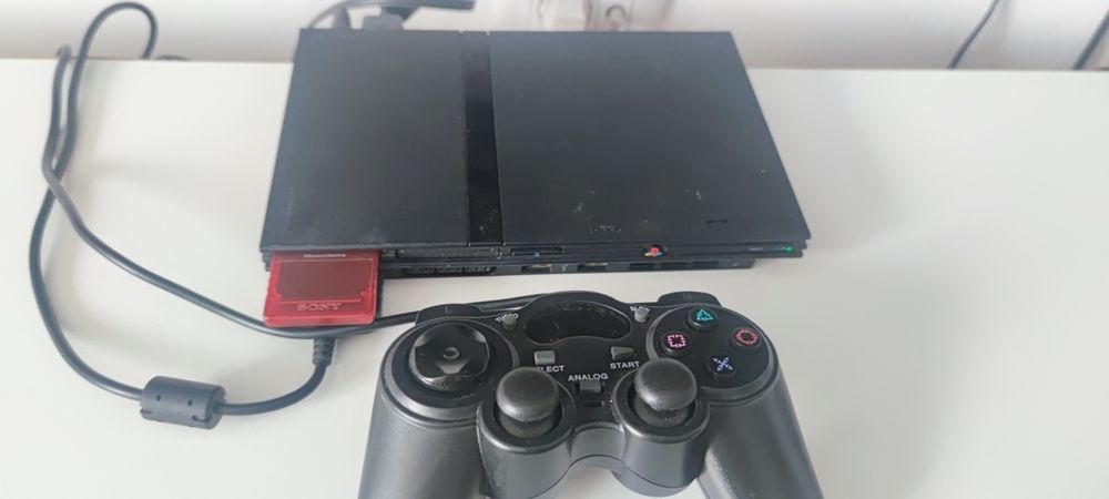 Pachet Consolă PlayStation 2 Modată + Stick 64GB plin cu jocuri