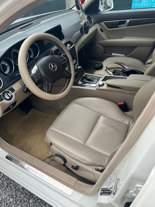 Mercedes C200 2011