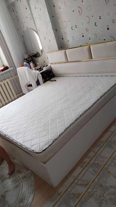 Спальный диван 180/200 размер