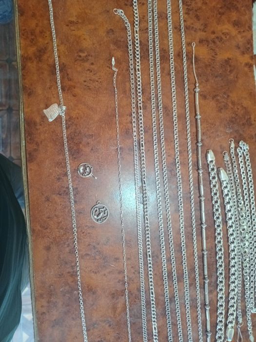 Цепочки 45000 сум за грамм.  Zanjirlar 45000 soʻm grami