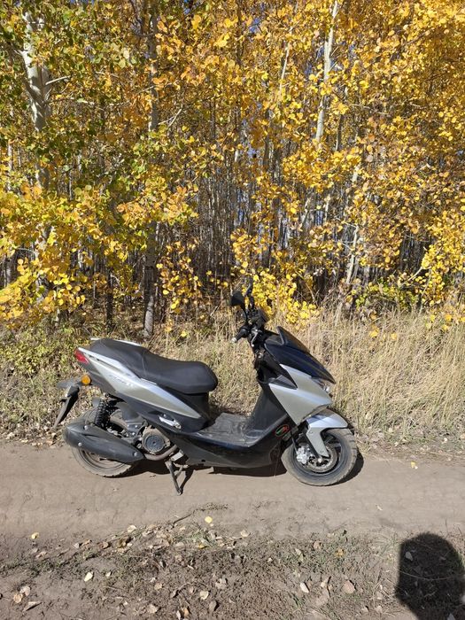 Скутер 150 кубов