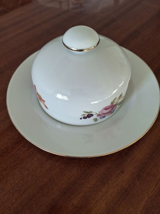 Продам маслёнку и конфетницы  Чехословакия