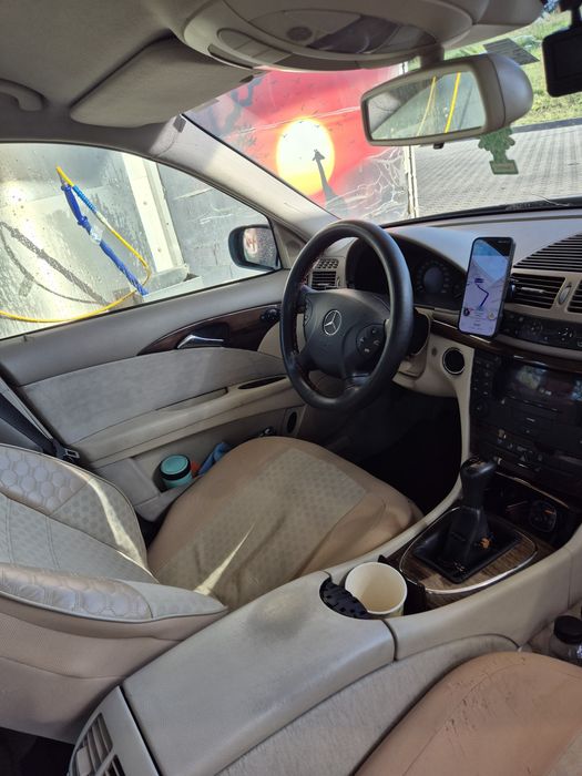 Mercedes E220 w211