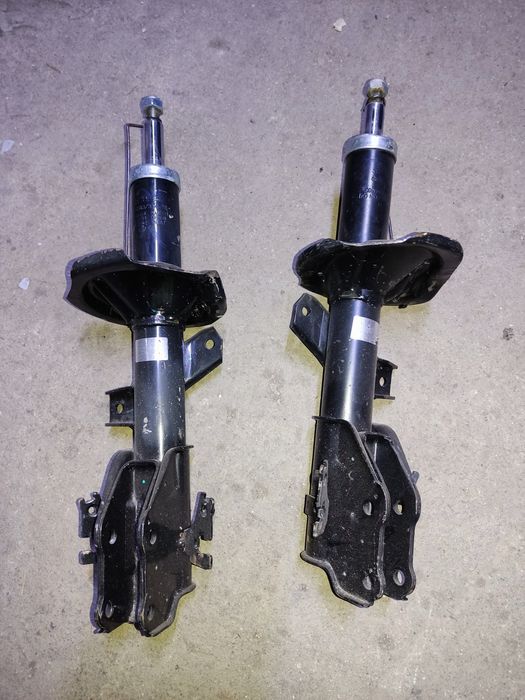 Новые передние стойки. Мазда