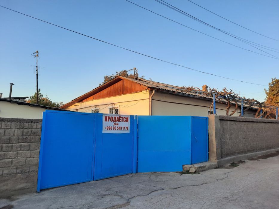 Ховли уй сотилади 7 хона Битта ховлида 2 уй Алохида 2та оила яшаса бул