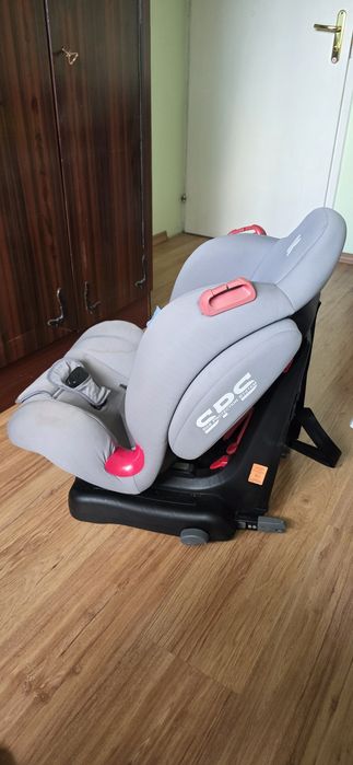 Столче за автомобил със система isofix