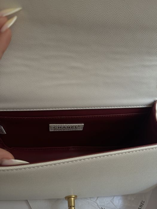 Chanel чанта бяла