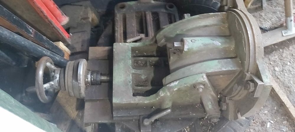 Masa T menghina freza strung