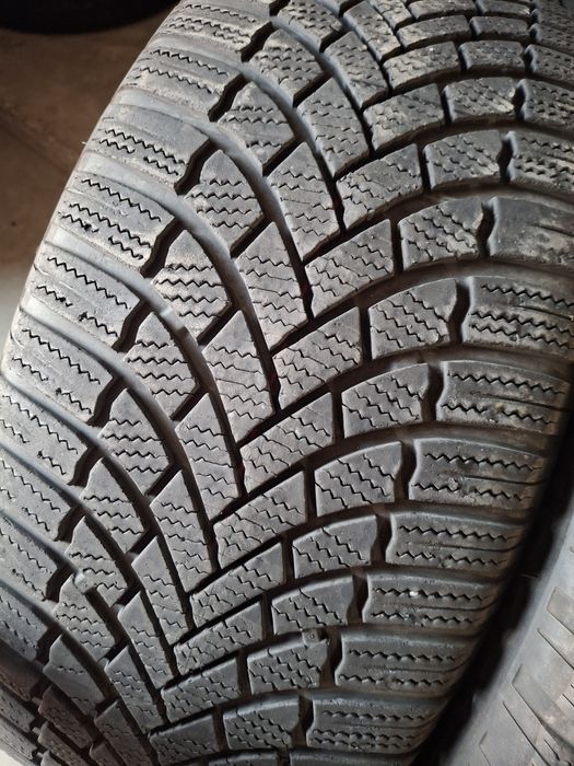 2 Anvelope de iarnă 235 55 r17 Bridgestone