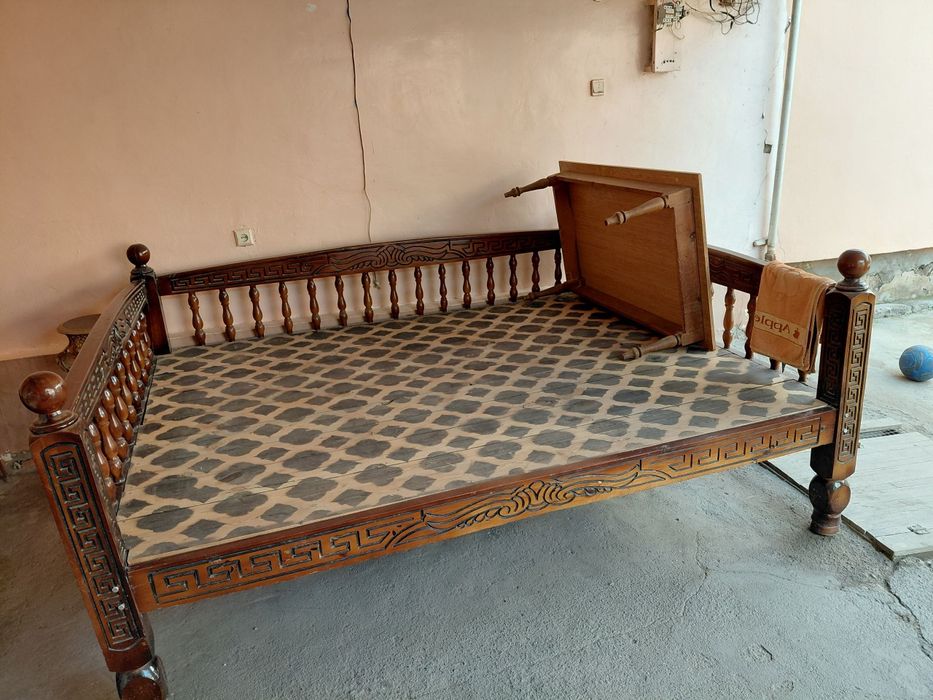 Сури тапчан сотилади