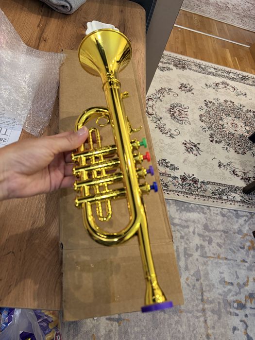 Музыкальный инструмент игрушка, труба