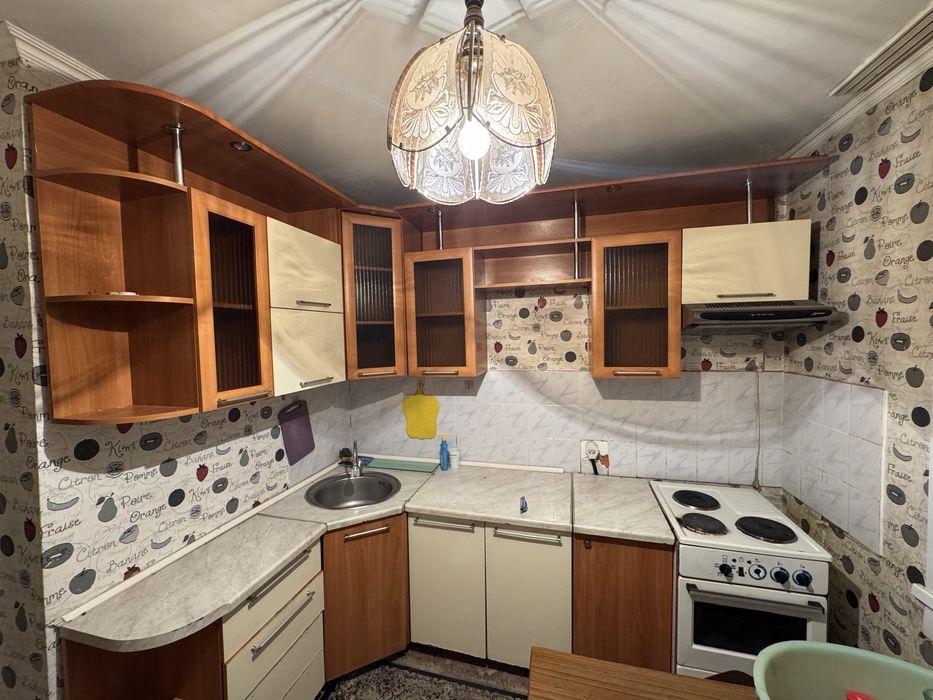 Кухонный гарнитур продам