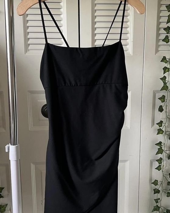 Rochie neagra zara marimea s