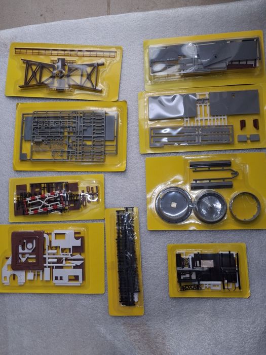 Lot 19 numere revista trenulet electric
Se vand fara revista, daca am