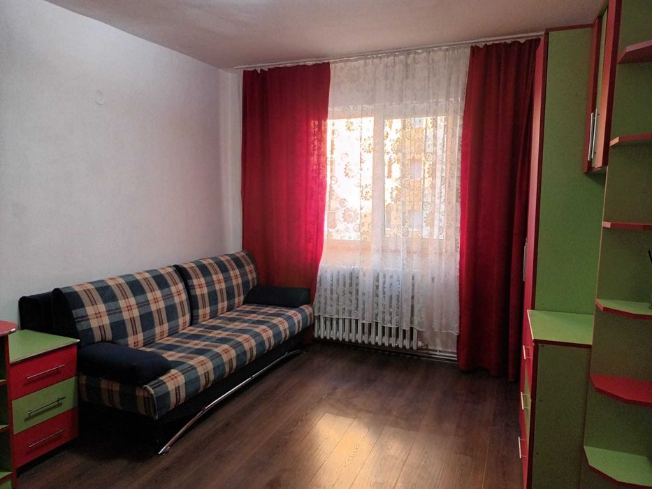 Inchiriez garsoniera pe Calea Moldovei