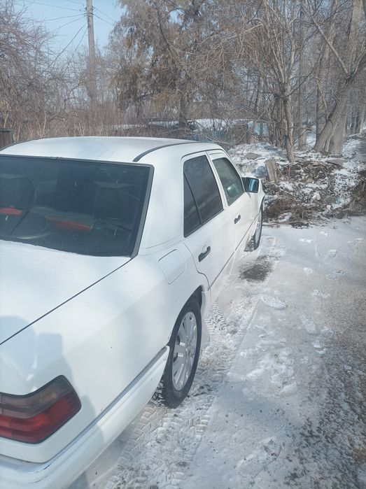 Мерседесс Бенс Е200