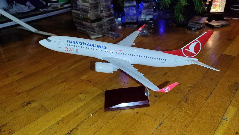Avion metal Boeing B-737-800 scara1:1000 39 cm macheta