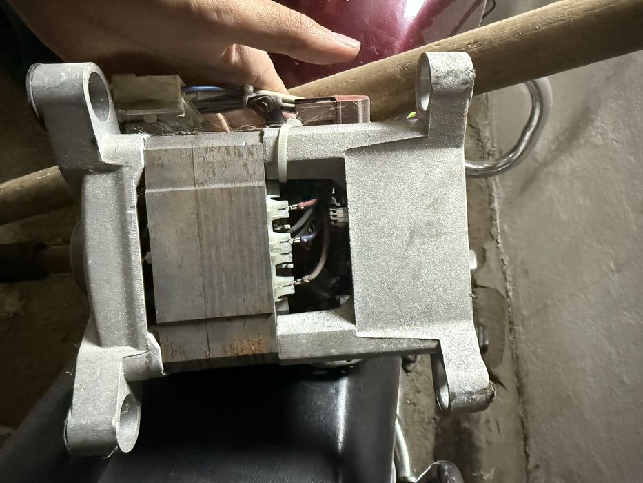 Продам Мотор от стиральной машины