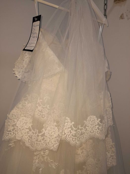 Vand rochie mireasa