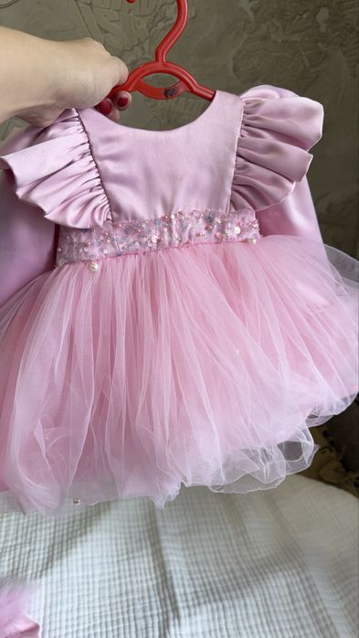 Продам плвтье ……….