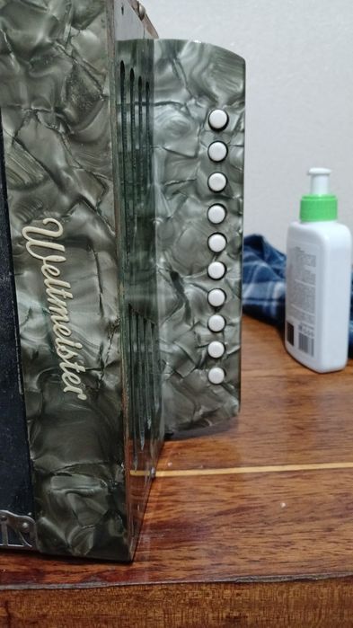 Продам гармонь,производство Германия!