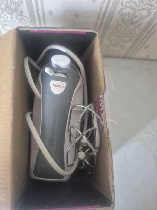 Продам миксер Maxwell