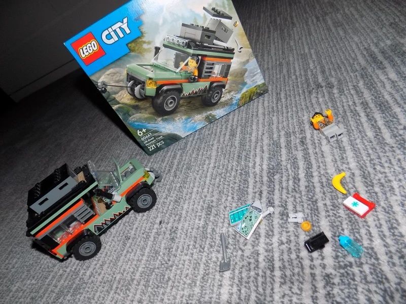LEGO® City - Camioneta 4x4 off-road (60447)
